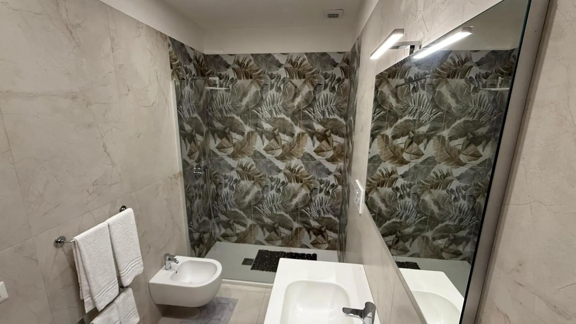 Mirror Apartment Bari